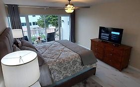 Nassau Harbour Cozy 2 Bedroom Condo