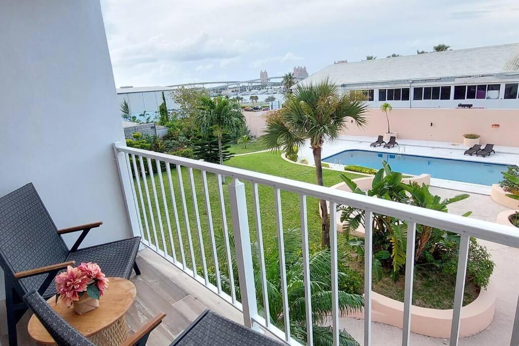 Nassau Harbour Cozy 2 Bedroom Condo Exterior photo